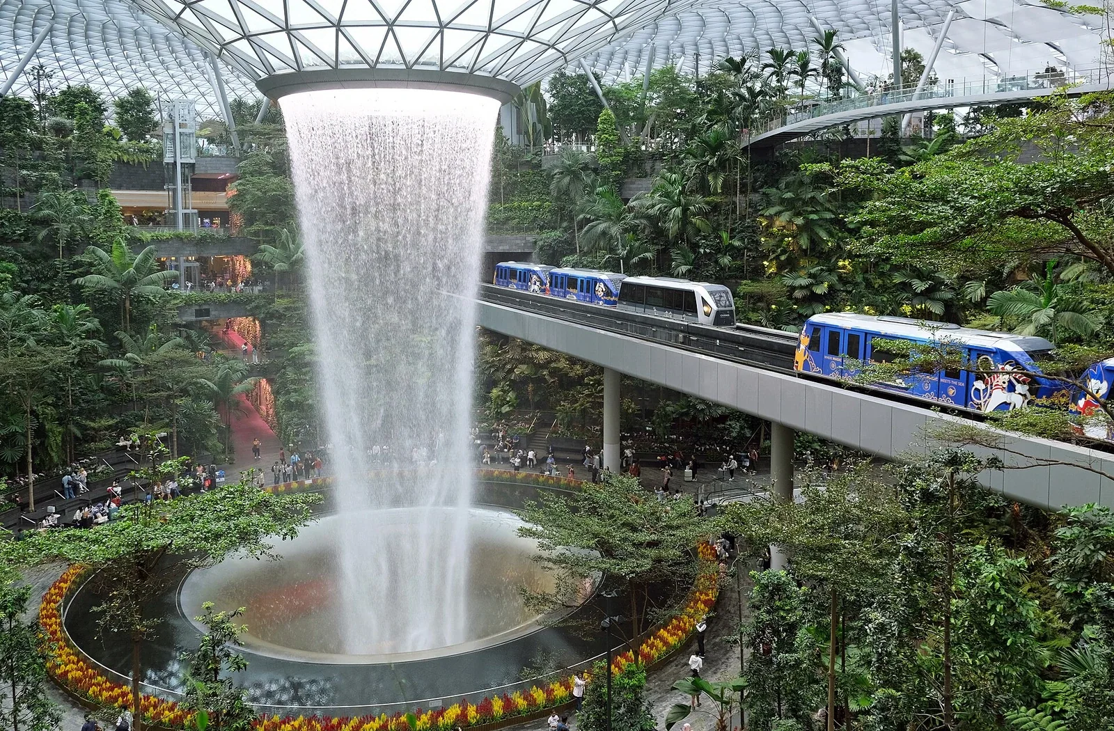 Rain Vortex et jardin intérieur de Jewel